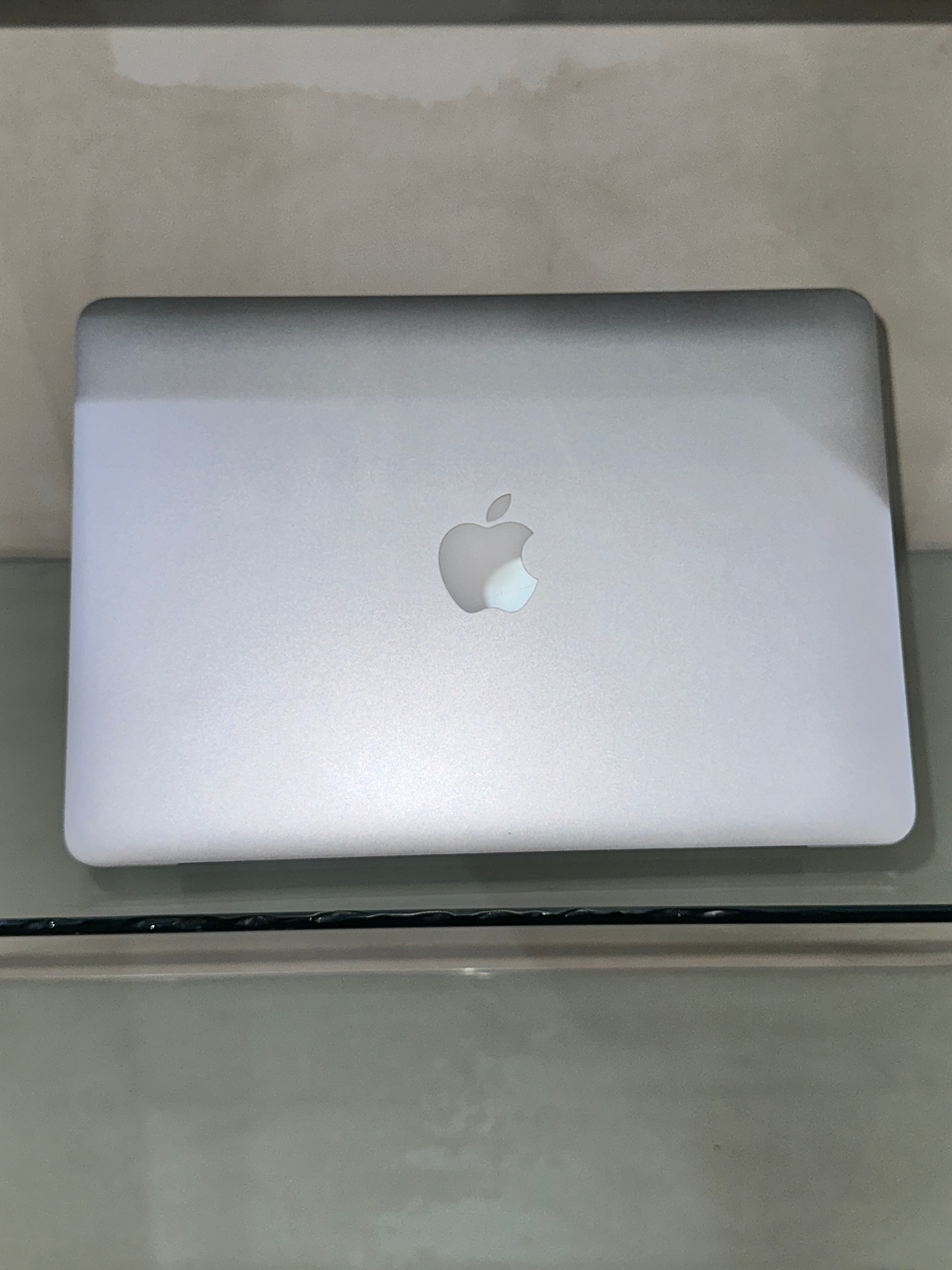 UK Used Apple macBook Pro 2016 model core i7 with 16gb RAM 512gb S